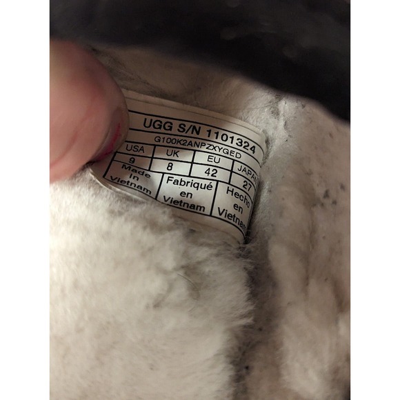 UGG Scuff Logo Black Red Suede Sheepskin Slip On Round Toe Slippers Men’s Size 9 - Picture 8 of 9